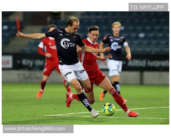 足坛风云对决老球星荣耀回顾与新生代球星崛起争锋